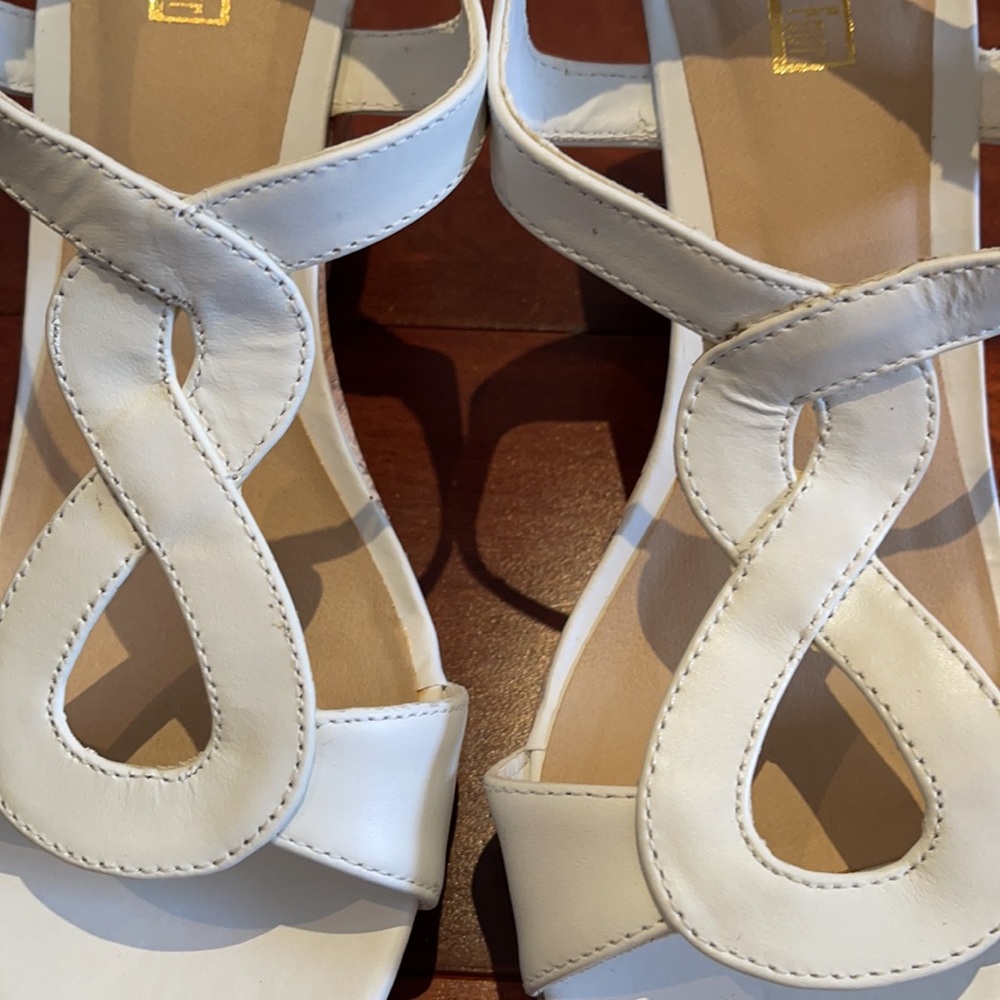 Coach and Four Womans White Wedges Size 9 - Picture 4 of 13